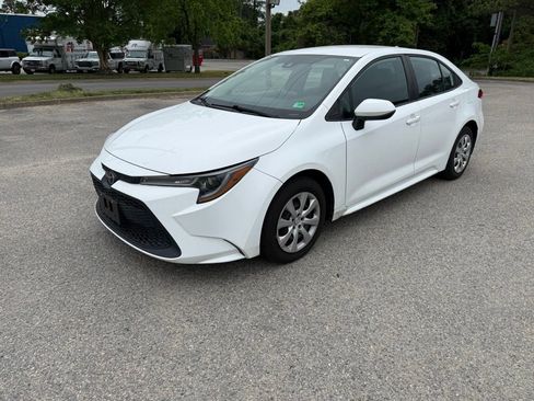 Used 2022 Toyota Corolla LE FWD image 4