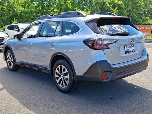 Certified 2022 Subaru Outback Premium AWD/4WD image 4
