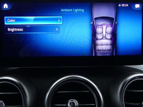 Used 2022 Mercedes-Benz GLC 300 4MATIC w/ Multimedia Package Lite image 15