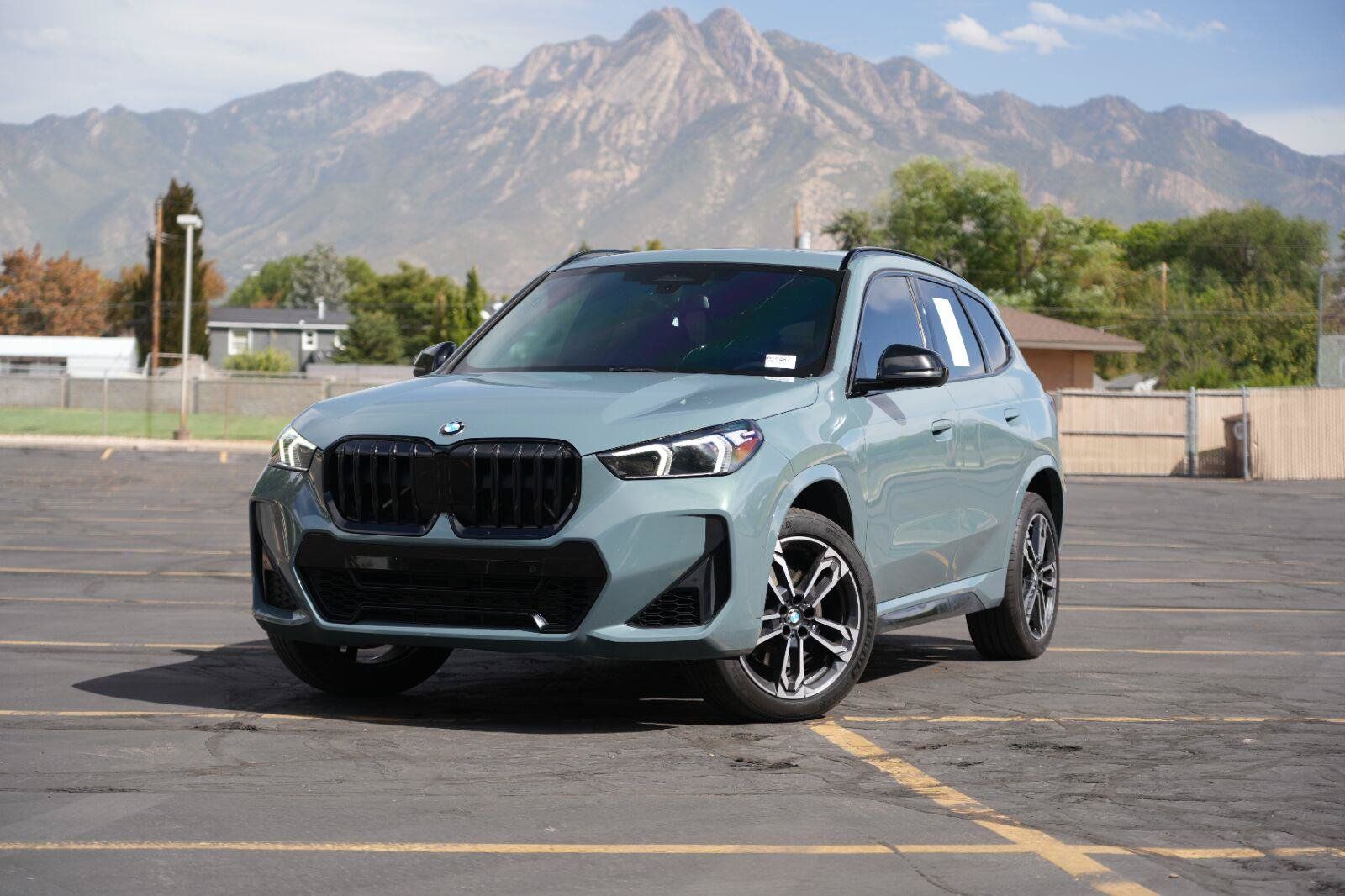 Used 2023 BMW X1 xDrive28i w/ M Sport Package AWD/4WD image 1