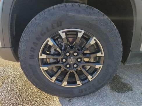 Used 2024 Chevrolet Traverse Z71 w/ Enhanced Driving Package image 31