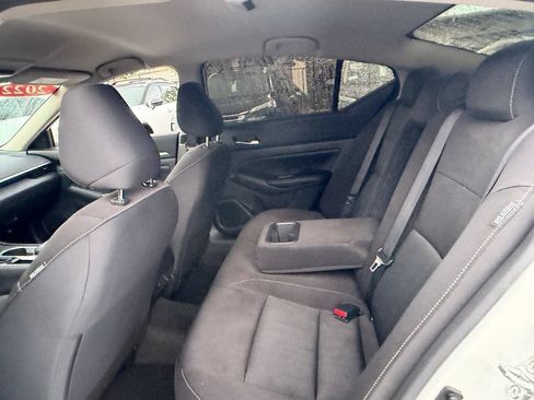 Certified 2022 Nissan Altima 2.5 SV FWD image 12