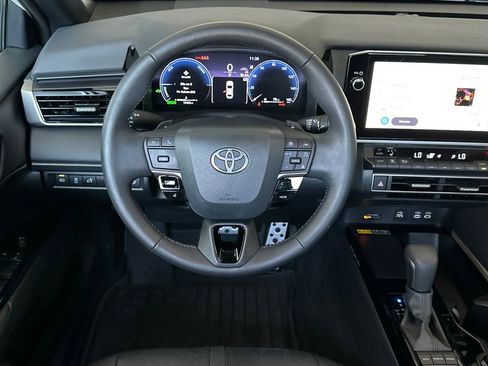 Used 2025 Toyota Camry XSE FWD image 27