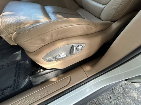 Used 2020 Porsche Macan AWD/4WD image 13