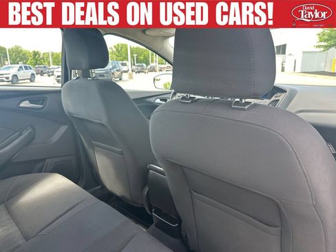 Used 2015 Ford Focus SE FWD image 32