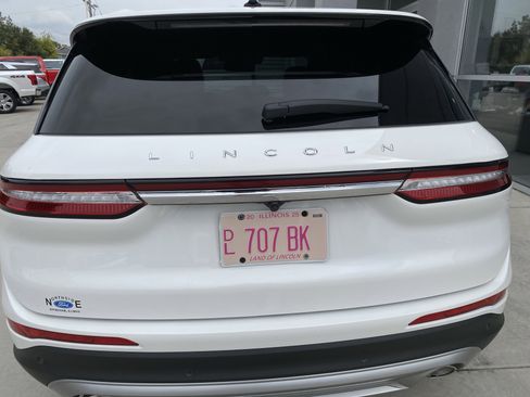 Used 2025 Lincoln Corsair AWD image 12