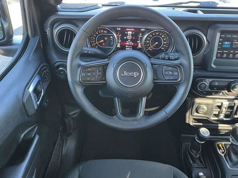 Used 2021 Jeep Wrangler Unlimited Sport image 17