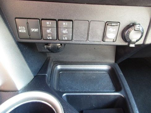 Used 2013 Toyota RAV4 Limited AWD/4WD image 27