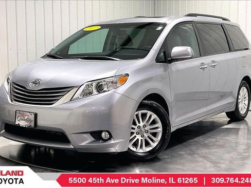 Used 2017 Toyota Sienna XLE w/ XLE Navigation Package image 1