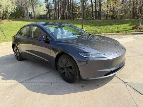Used 2025 Tesla Model 3 Long Range RWD image 8
