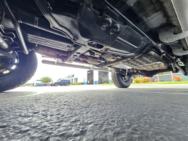 Used 2002 Toyota 4Runner SR5 AWD/4WD image 24