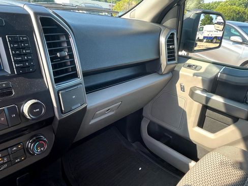 Used 2017 Ford F150 XLT image 14