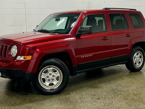 Used 2014 Jeep Patriot Sport w/ Power Value Group image 10