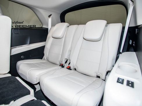 Used 2026 Mercedes-Benz GLS 580 4MATIC image 17