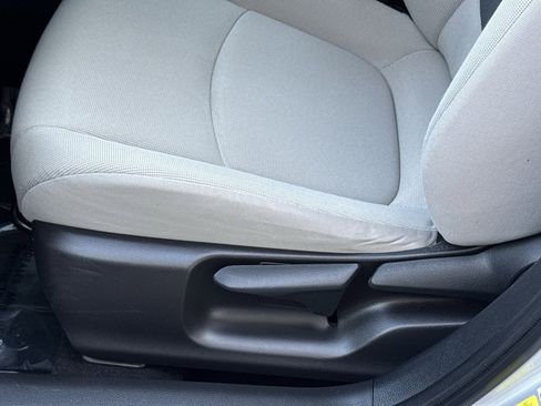 Used 2022 Toyota Corolla LE w/ Carpet Mat Package (TMS) image 14