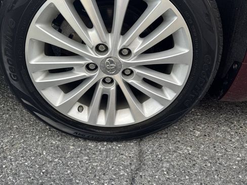 Used 2013 Toyota Avalon XLE Touring FWD image 32