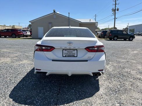 Used 2024 Toyota Camry SE image 4
