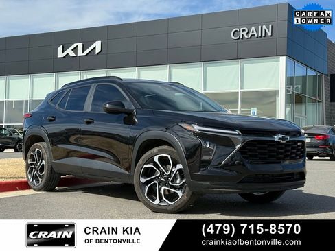 Used 2025 Chevrolet Trax RS image 1