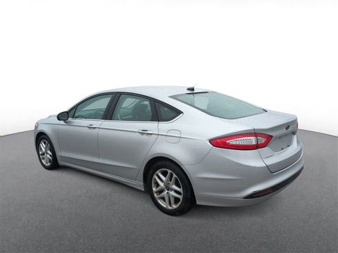 Used 2014 Ford Fusion SE image 6