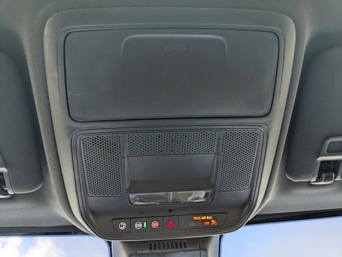 Used 2025 Chevrolet Equinox LT w/ Convenience Package II image 57