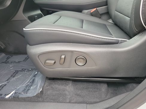 Used 2026 Buick Enclave Sport Touring image 13