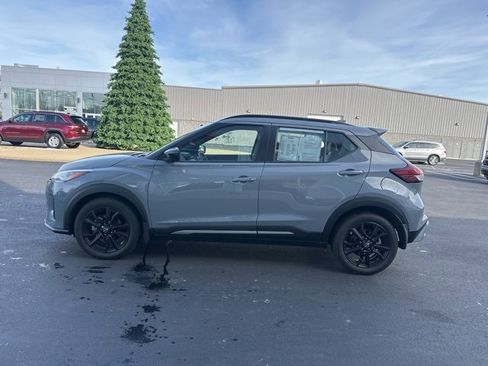 Used 2023 Nissan Kicks SR w/ SR Premium Package image 4