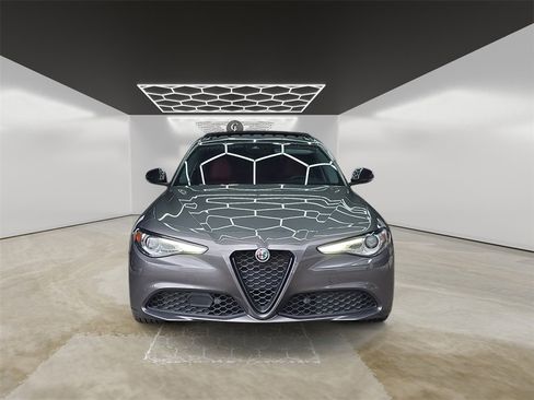 Used 2021 Alfa Romeo Giulia Ti w/ Nero Edizione image 8