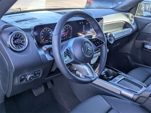 New 2025 Mercedes-Benz GLB 250 image 2