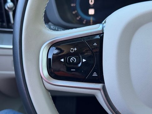 Used 2025 Volvo XC60 B5 Ultra w/ Protection Package Premier image 31