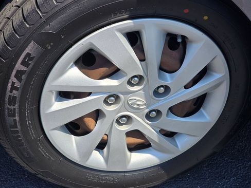 Used 2020 Hyundai Elantra SE FWD image 10