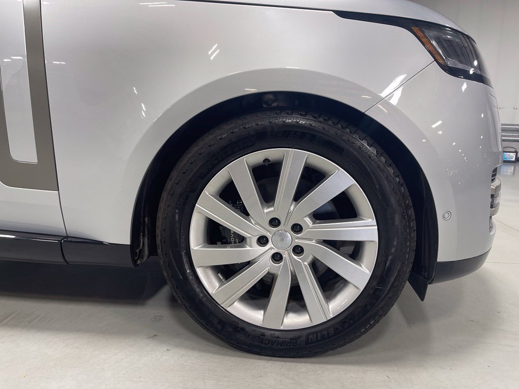 Used 2024 Land Rover Range Rover Long Wheelbase SE AWD/4WD image 16