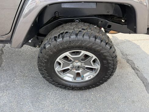 Used 2017 Jeep Wrangler Unlimited Sahara w/ Max Tow Package AWD/4WD image 19
