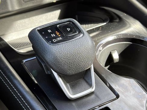 Used 2021 Nissan Rogue SL AWD/4WD image 32