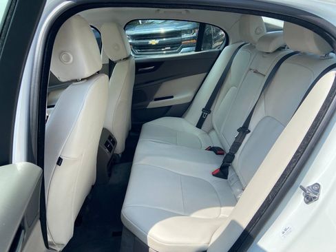 Used 2018 Jaguar XE Premium RWD image 20
