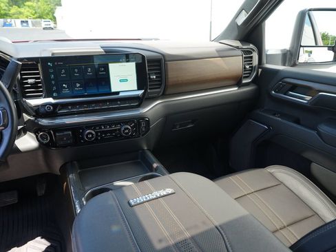 Used 2024 Chevrolet Silverado 3500 High Country w/ High Country Premium Package AWD/4WD image 23