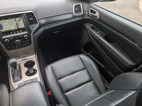 Used 2016 Jeep Grand Cherokee Limited AWD/4WD image 11