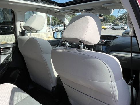 Used 2017 Subaru Forester 2.5i Premium image 11