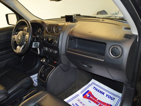 Used 2017 Jeep Patriot 75th Anniversary w/ Power Value Group image 10