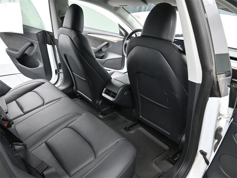 Used 2023 Tesla Model 3 Performance image 18