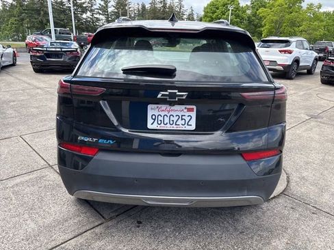 Used 2023 Chevrolet Bolt EUV Premier w/ Sun & Sound Package FWD image 7