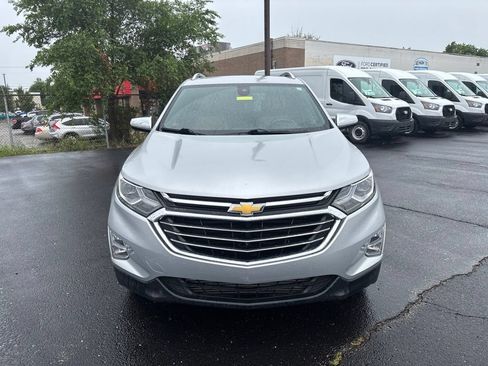 Used 2018 Chevrolet Equinox Premier w/ Infotainment II Package AWD/4WD image 2