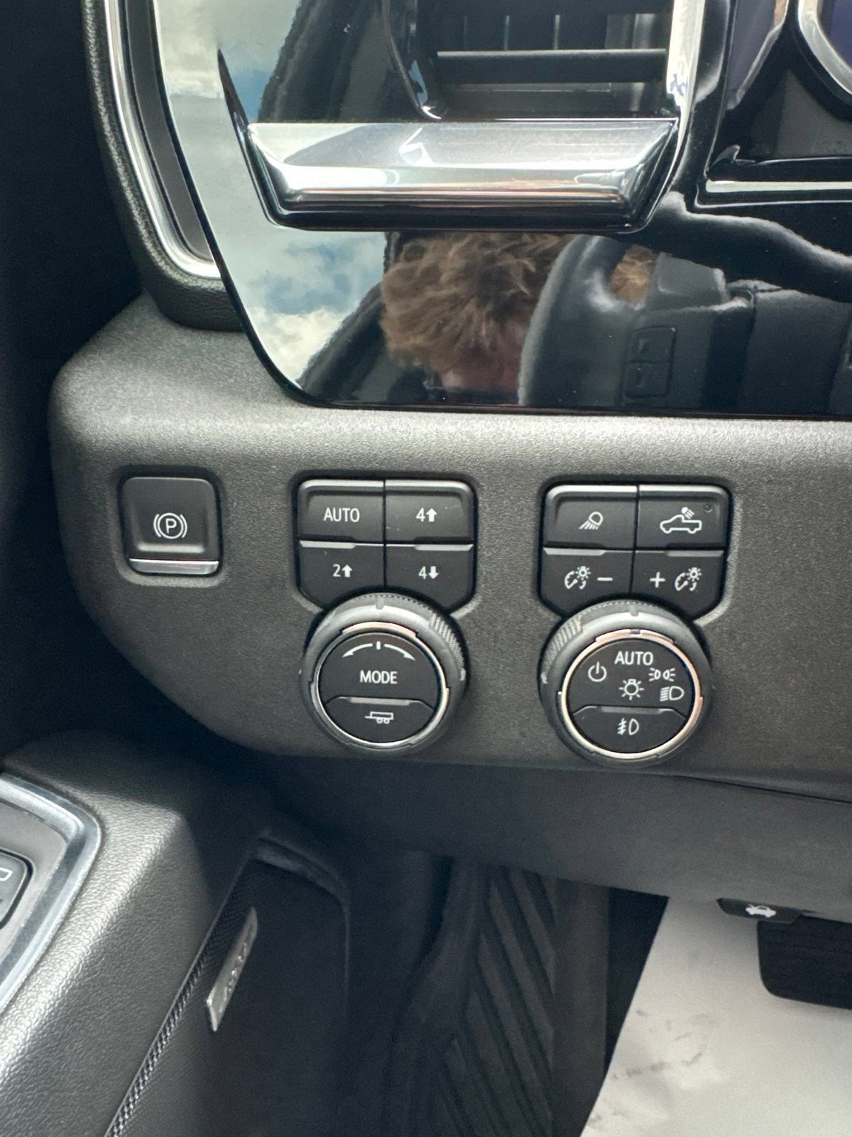 Used 2023 Chevrolet Silverado 1500 LTZ AWD/4WD image 24