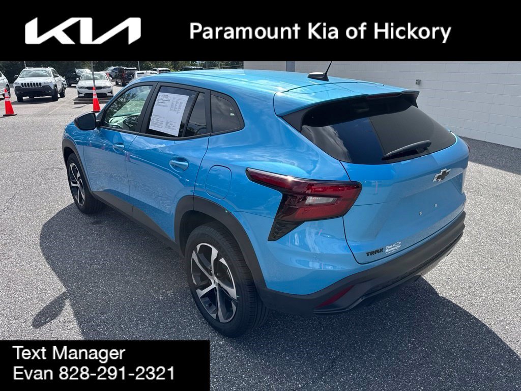 Used 2025 Chevrolet Trax RS w/ Driver Confidence Package FWD image 5