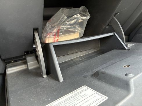 Used 2007 Nissan Versa 1.8 S w/ PWR Pkg image 11