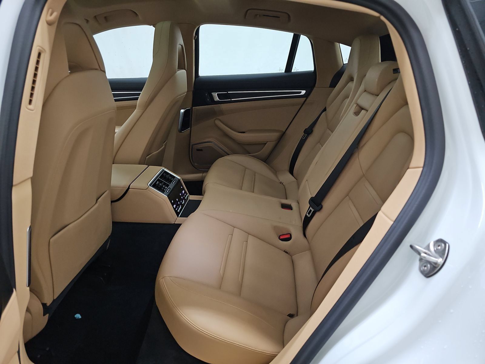 Used 2023 Porsche Panamera Platinum Edition w/ Sportdesign Package RWD image 8