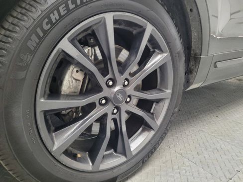 Used 2018 Ford Explorer XLT w/ Equipment Group 202A FWD image 31