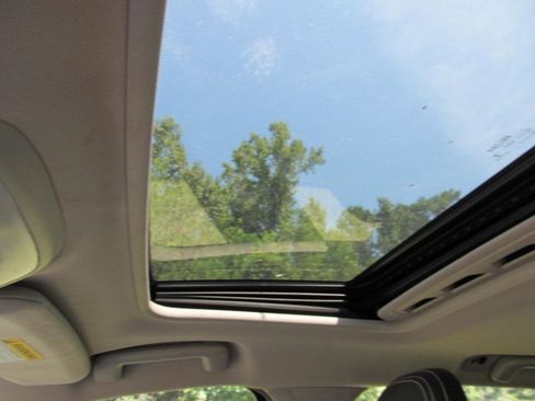 Used 2018 Volvo V60 T5 Dynamic w/ Vision Package image 70