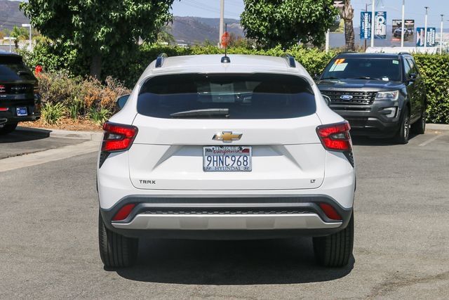Used 2024 Chevrolet Trax LT FWD image 9