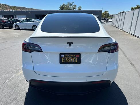 Used 2021 Tesla Model Y Long Range AWD/4WD image 3