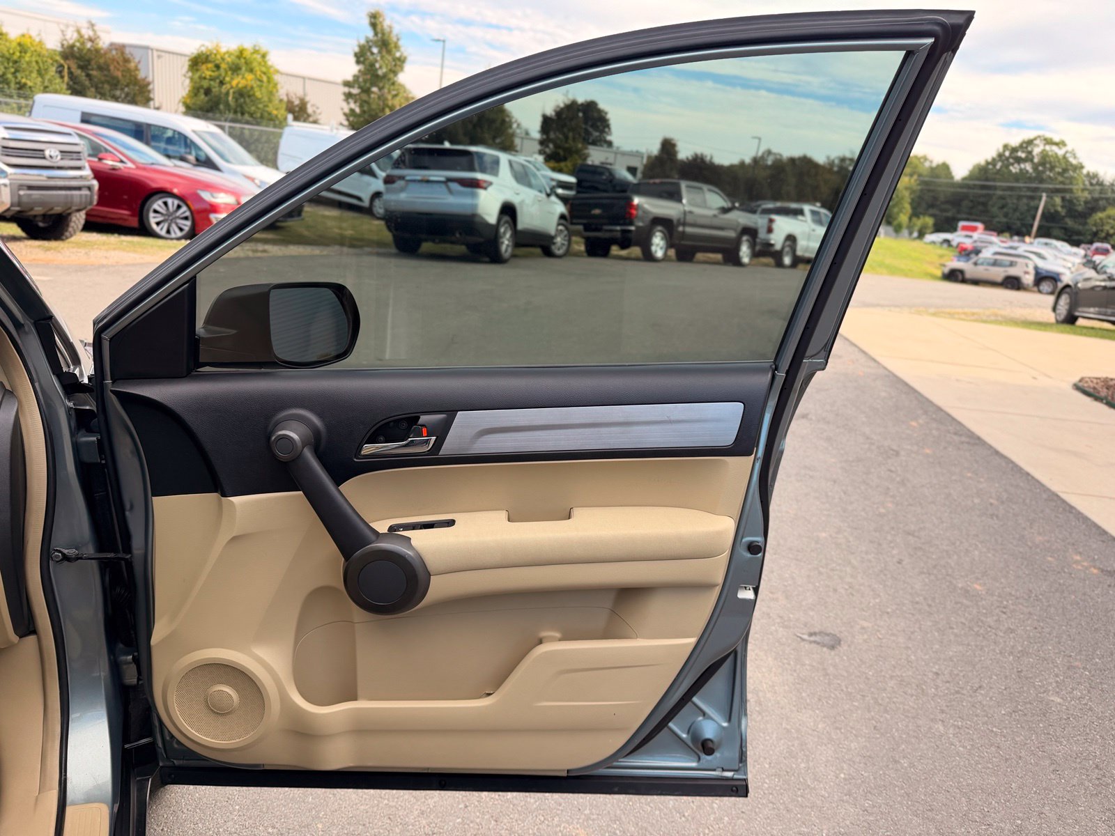 Used 2011 Honda CR-V LX image 20